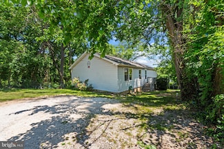 7823 Leymar Rd, Glen Burnie, MD 21060