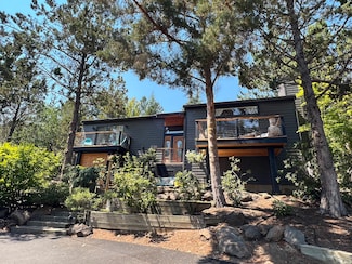 636 NW Silver Buckle Rd, Bend, OR 97703