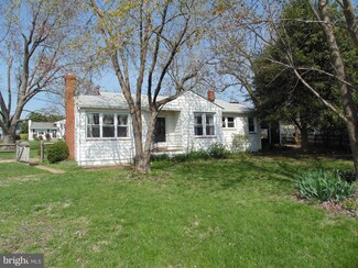 3731 Bay Dr, Edgewater, MD 21037