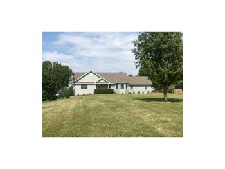 18420 Schaback Cir, Weston, MO 64098