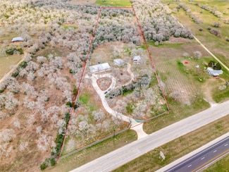 1415 U S 90, Luling, TX 78648