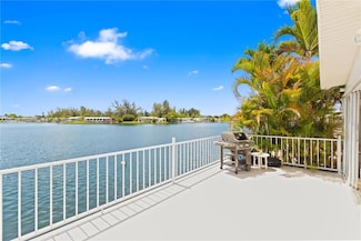 5620 Lagoon Dr, Fort Lauderdale, FL 33312