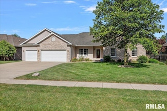 210 Oak Hill Rd, Rochester, IL 62563