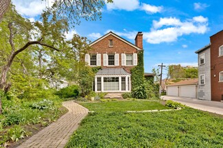 140 N Cuyler Ave, Oak Park, IL 60302