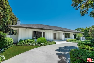 374 Homewood Rd, Los Angeles, CA 90049
