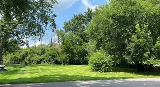 44 Oregon St, Ypsilanti Township, MI 48198