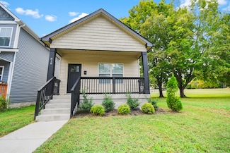 818 Greenwood Ave, Clarksville, TN 37040