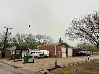 218 County Road 26716, Petty, TX 75470