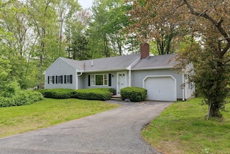 6 Acacia Rd, Kennebunkport, ME 04046