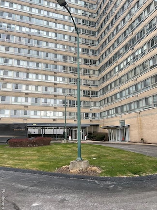 8900 E Jefferson Ave, Detroit, MI 48214