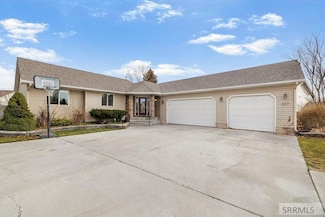 327 Red Fox Dr, Idaho Falls, ID 83401