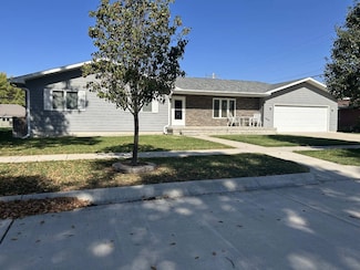 424 Union Ave, Hebron, NE 68370