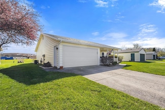 9209 Mariners Ridge Dr, Fort Wayne, IN 46819