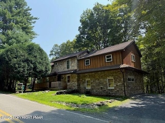 130 Donaldson Rd, Cresco, PA 18326