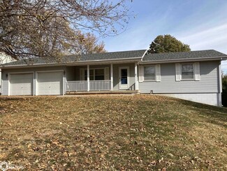 1902 Lois Ave, Carroll, IA 51401