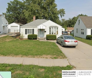 5802 Oak St, Omaha, NE 68106