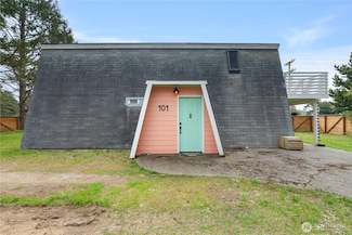 101 N Oar Loop NW, Ocean Shores, WA 98569