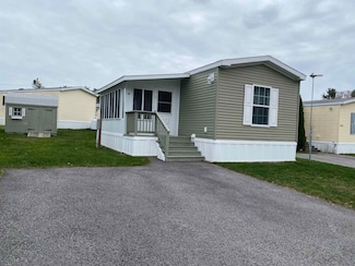 13 2nd St, Exeter, NH 03833