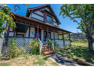 403 A St, Myrtle Point, OR 97458