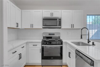 2828 Mount Hope Dr, Las Vegas, NV 89156