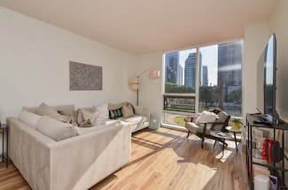5110 San Felipe St Unit 45W, Houston, TX 77056