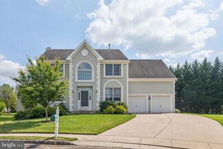 8 Bay Hill Ct, Mount Holly, NJ 08060