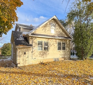 8S057 S Vine St, Burr Ridge, IL 60527