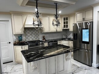 60 Dick St, Clifton, NJ 07013