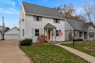 724 Mac Arthur Dr, Beaver Dam, WI 53916