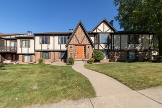 2004 Tracy Dr Unit 6, Bloomington, IL 61704