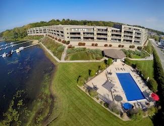 206 Outlook Cove Dr, La Porte, IN 46350