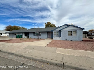 702 N Dustin Ave, Farmington, NM 87401