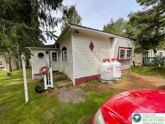 321 Campstead Cir, Blakeslee, PA 18610
