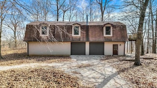 677 Manger Rd, Boonville, IN 47601