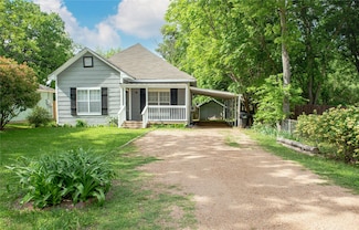 819 W Heron St, Denison, TX 75020