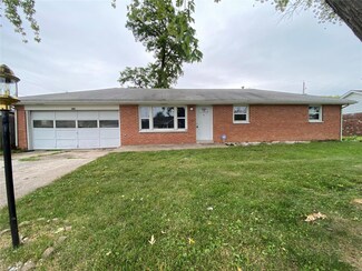 304 Mercury Dr, Godfrey, IL 62035