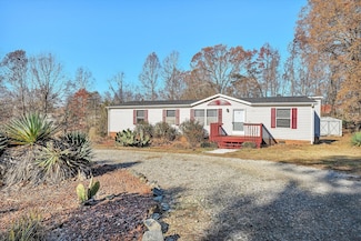 149 Dalewood Ln, Rocky Mount, VA 24151