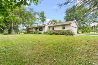 21956 Springer Ct, Morton, IL 61550