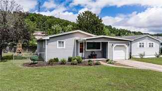 2212 Pride Ave, Belpre, OH 45714
