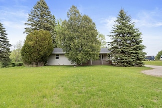 538 124th St, Raymond, WI 53126