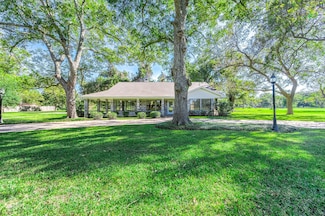 6717 Stephen f Austin Rd, Jones Creek, TX 77541