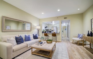 720 W 4th St Unit 112, Long Beach, CA 90802