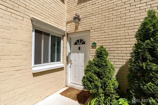 18 Lake Ave Unit 8A, East Brunswick, NJ 08816