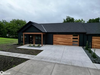 1108 N Main St, Carroll, IA 51401