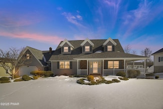 206 7th St, Forest City, PA 18421