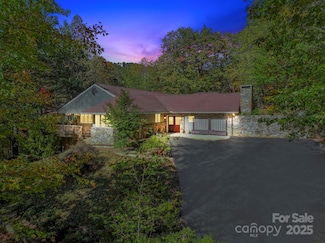 8 Covewood Rd, Asheville, NC 28805