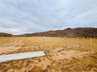 25988 Las Piedras Dr, Apple Valley, CA 92307