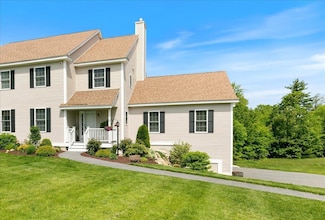 38 Granite Ln, Chester, NH 03036