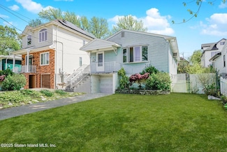 62 Morton St, Staten Island, NY 10306