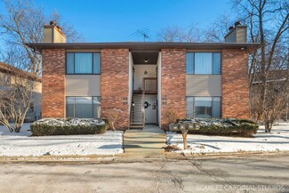305 S Harrison St Unit 305, Geneva, IL 60134